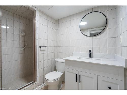 296 Clifton Downs Road, Hamilton, ON - Indoor Photo Showing Bathroom