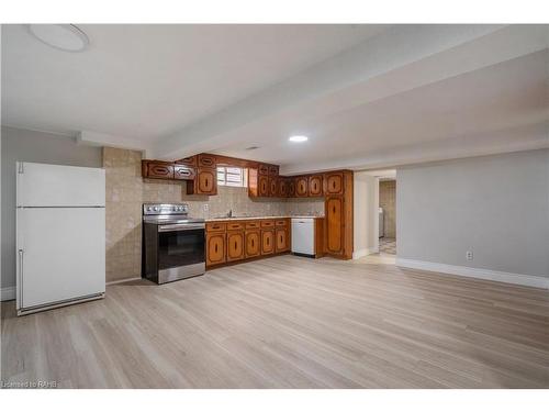 296 Clifton Downs Road, Hamilton, ON - Indoor Photo Showing Kitchen