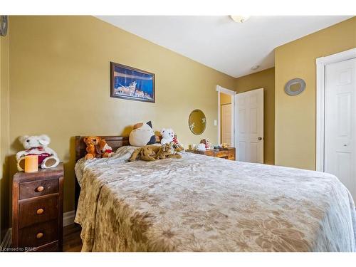 625 Tate Avenue, Hamilton, ON - Indoor Photo Showing Bedroom