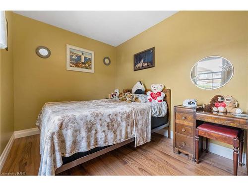 625 Tate Avenue, Hamilton, ON - Indoor Photo Showing Bedroom