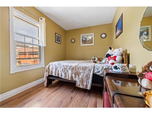 625 Tate Avenue, Hamilton, ON - Indoor Photo Showing Bedroom