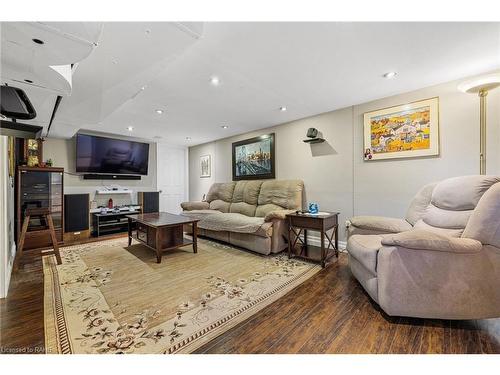 625 Tate Avenue, Hamilton, ON - Indoor Photo Showing Living Room