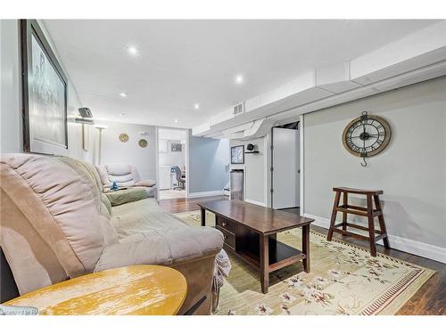 625 Tate Avenue, Hamilton, ON - Indoor Photo Showing Bedroom