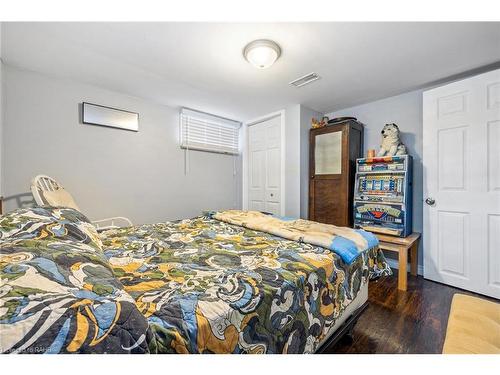 625 Tate Avenue, Hamilton, ON - Indoor Photo Showing Bedroom