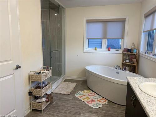 Upper-37 Homestead Way, Thorold, ON - Indoor Photo Showing Bathroom