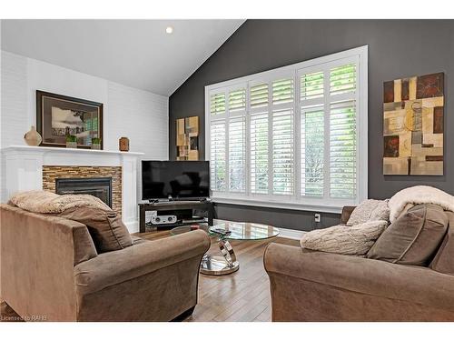 22 Creekside Drive, Niagara-On-The-Lake, ON - Indoor Photo Showing Living Room With Fireplace