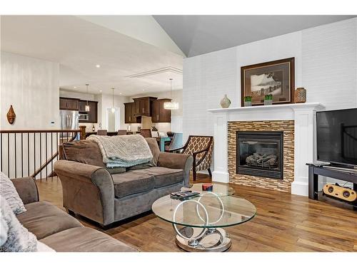 22 Creekside Drive, Niagara-On-The-Lake, ON - Indoor Photo Showing Living Room With Fireplace