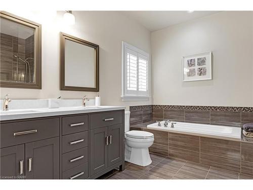 22 Creekside Drive, Niagara-On-The-Lake, ON - Indoor Photo Showing Bathroom