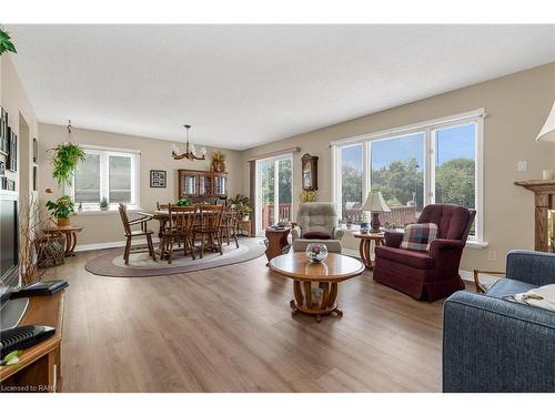 16 Garden Drive, Smithville, ON - Indoor Photo Showing Living Room With Fireplace