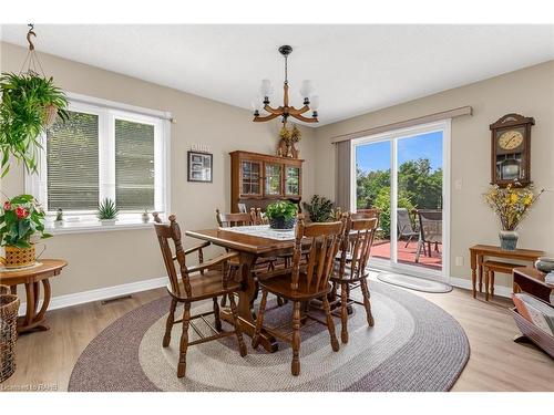 16 Garden Drive, Smithville, ON - Indoor Photo Showing Dining Room