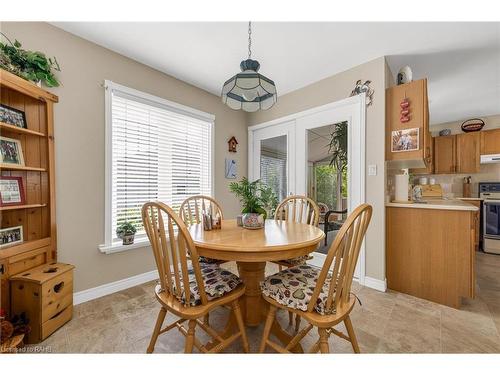 16 Garden Drive, Smithville, ON - Indoor Photo Showing Dining Room