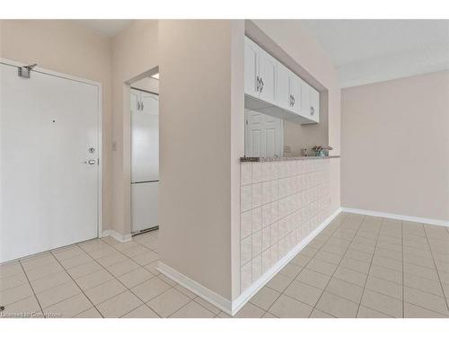 703-495 8 Highway, Stoney Creek, ON - Indoor Photo Showing Other Room