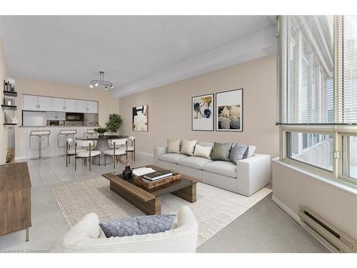 703-495 8 Highway, Stoney Creek, ON - Indoor Photo Showing Living Room