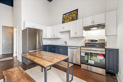 403-11 Rebecca Street, Hamilton, ON - Indoor Photo Showing Kitchen