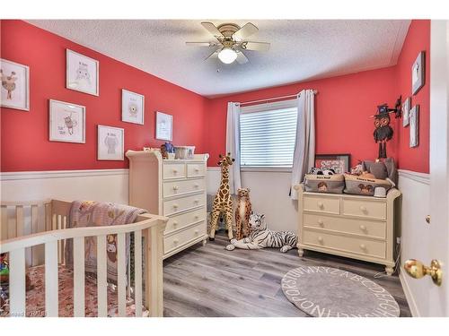 46 Bridgenorth Crescent, Stoney Creek, ON - Indoor Photo Showing Bedroom