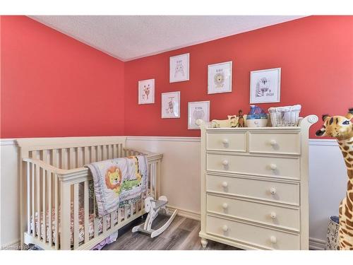 46 Bridgenorth Crescent, Stoney Creek, ON - Indoor Photo Showing Bedroom