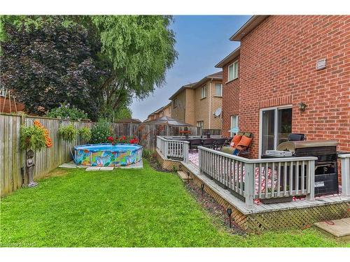 46 Bridgenorth Crescent, Stoney Creek, ON - Outdoor With Above Ground Pool With Exterior