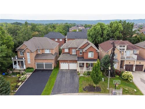 46 Bridgenorth Crescent, Stoney Creek, ON - Outdoor With Facade