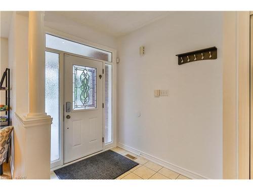 46 Bridgenorth Crescent, Stoney Creek, ON - Indoor Photo Showing Other Room