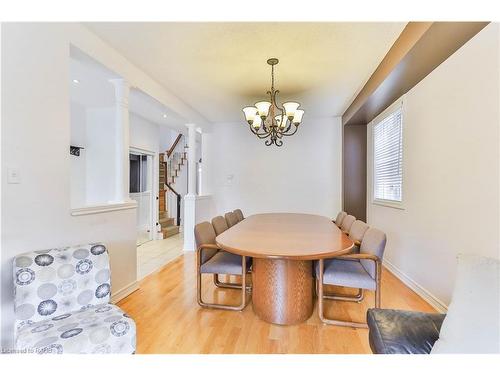 46 Bridgenorth Crescent, Stoney Creek, ON - Indoor Photo Showing Dining Room