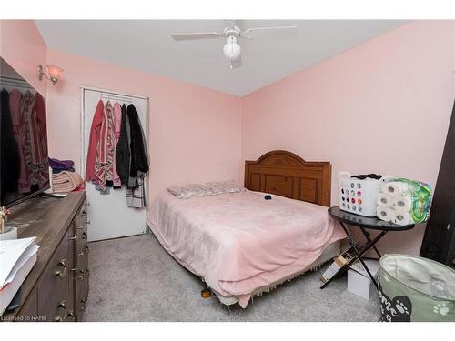 236 Grosvenor Avenue N, Hamilton, ON - Indoor Photo Showing Bedroom