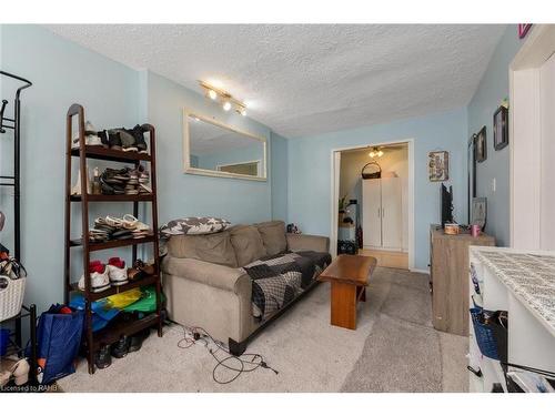 236 Grosvenor Avenue N, Hamilton, ON - Indoor Photo Showing Living Room