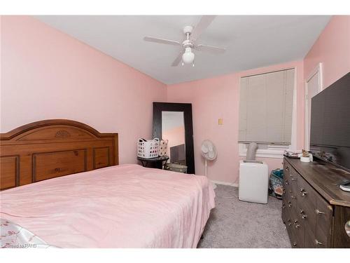 236 Grosvenor Avenue N, Hamilton, ON - Indoor Photo Showing Bedroom