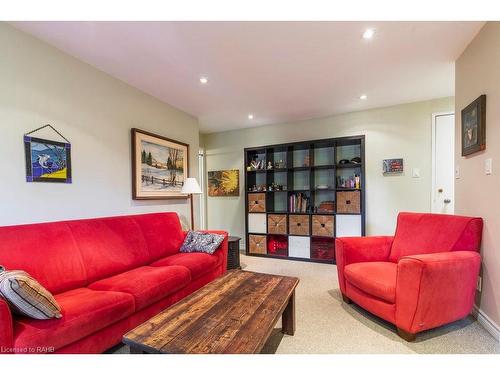 307-40 Robinson Street, Hamilton, ON - Indoor Photo Showing Living Room