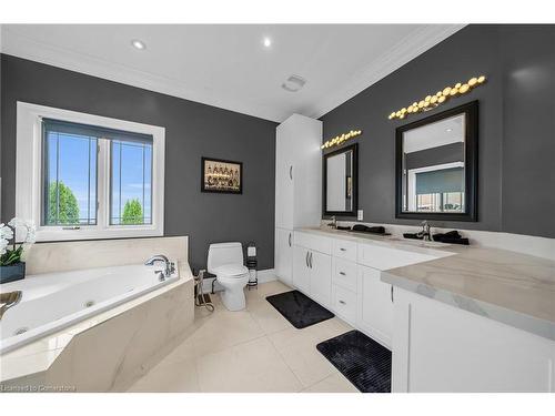 94 Seabreeze Crescent, Stoney Creek, ON - Indoor Photo Showing Bathroom