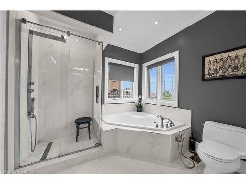 94 Seabreeze Crescent, Stoney Creek, ON - Indoor Photo Showing Bathroom