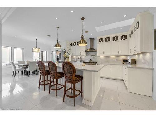 94 Seabreeze Crescent, Stoney Creek, ON - Indoor Photo Showing Kitchen With Upgraded Kitchen