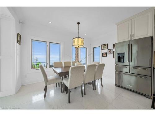 94 Seabreeze Crescent, Stoney Creek, ON - Indoor Photo Showing Dining Room