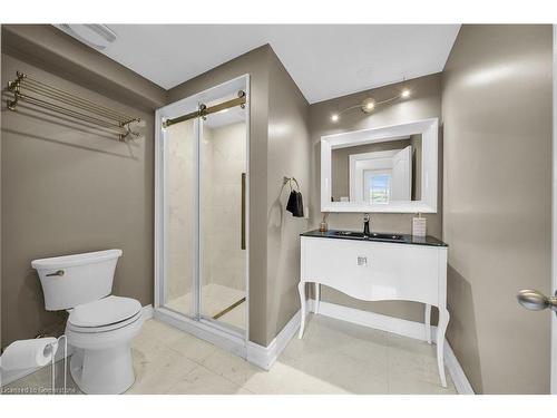 94 Seabreeze Crescent, Stoney Creek, ON - Indoor Photo Showing Bathroom