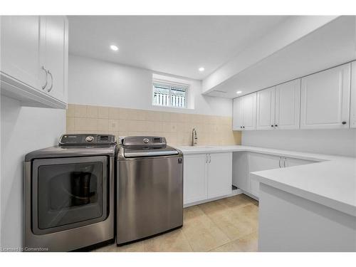 94 Seabreeze Crescent, Stoney Creek, ON - Indoor Photo Showing Laundry Room