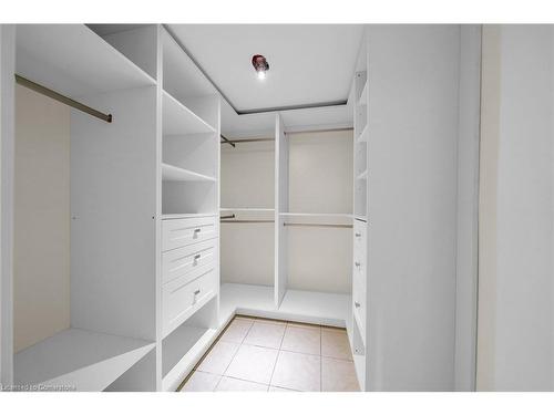 94 Seabreeze Crescent, Stoney Creek, ON - Indoor With Storage