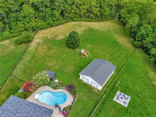 31 Hoodless Court, Brantford, ON - Outdoor With In Ground Pool