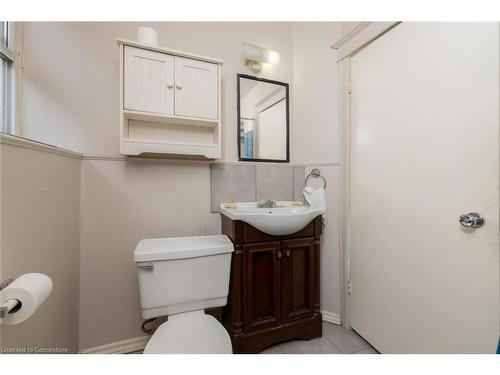 236 Grosvenor Avenue N, Hamilton, ON - Indoor Photo Showing Bathroom