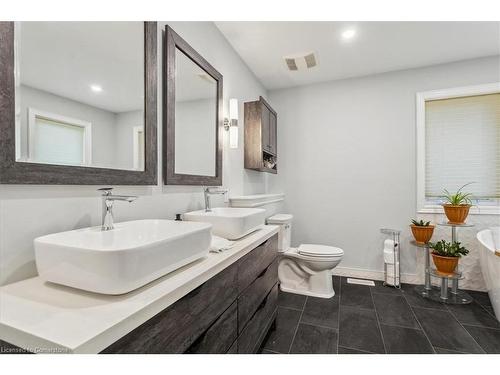 3099 Ferguson Drive, Burlington, ON - Indoor Photo Showing Bathroom