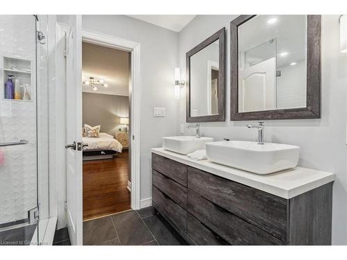 3099 Ferguson Drive, Burlington, ON - Indoor Photo Showing Bathroom