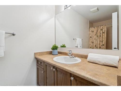 3099 Ferguson Drive, Burlington, ON - Indoor Photo Showing Bathroom