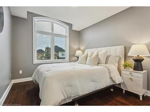 3099 Ferguson Drive, Burlington, ON - Indoor Photo Showing Bedroom