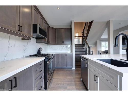 379 Erie Avenue, Brantford, ON - Indoor Photo Showing Kitchen