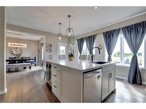 379 Erie Avenue, Brantford, ON - Indoor Photo Showing Kitchen