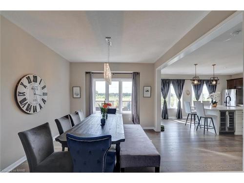 379 Erie Avenue, Brantford, ON - Indoor Photo Showing Dining Room