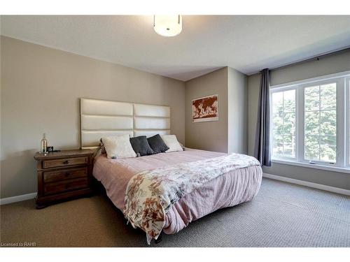 379 Erie Avenue, Brantford, ON - Indoor Photo Showing Bedroom