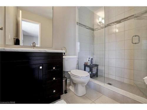 379 Erie Avenue, Brantford, ON - Indoor Photo Showing Bathroom