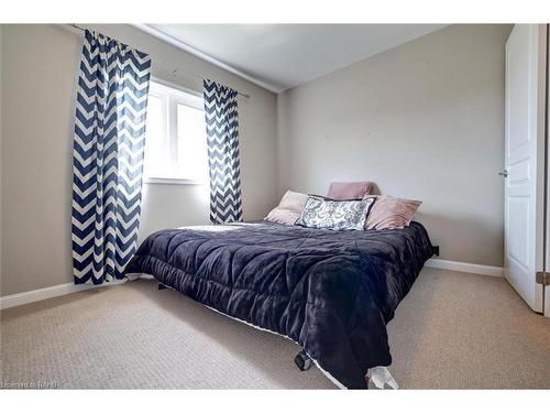 379 Erie Avenue, Brantford, ON - Indoor Photo Showing Bedroom