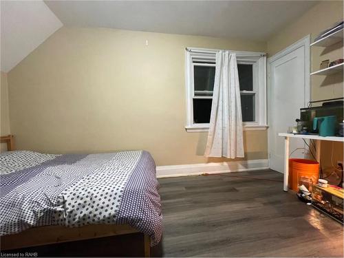 84 Arnold Street, Hamilton, ON - Indoor Photo Showing Bedroom