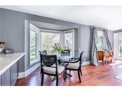 607 Edgewater Crescent, Burlington, ON - Indoor Photo Showing Dining Room