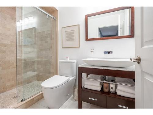 607 Edgewater Crescent, Burlington, ON - Indoor Photo Showing Bathroom